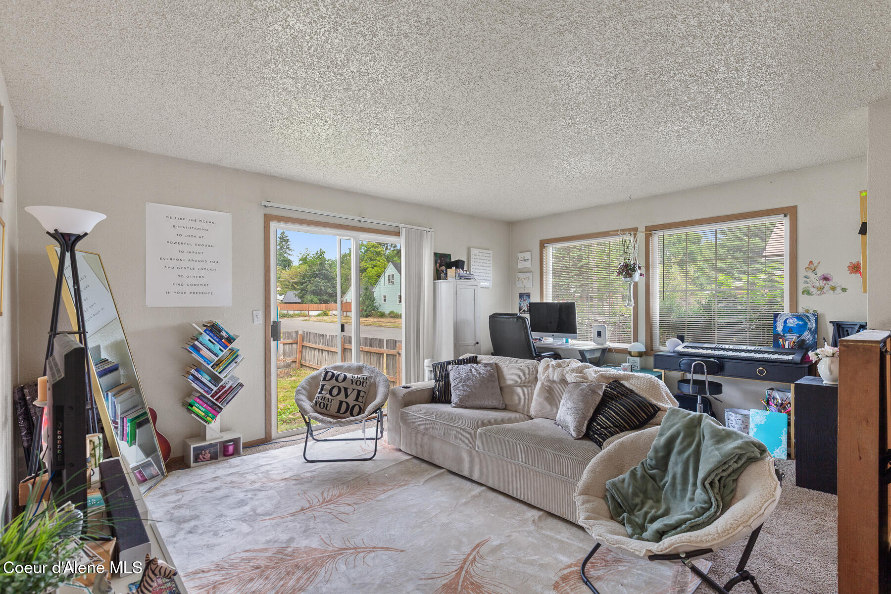 702/704 E Spokane Ave