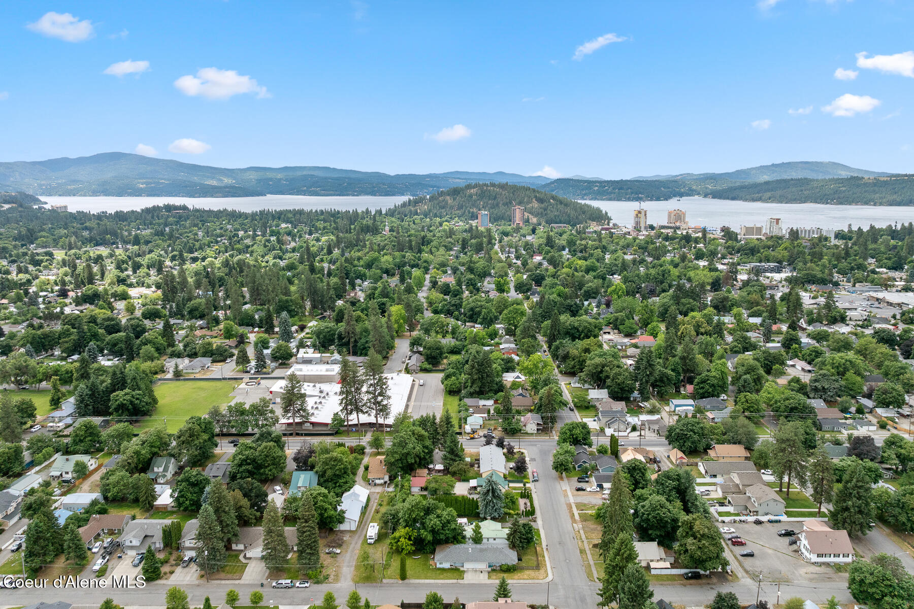 702/704 E Spokane Ave