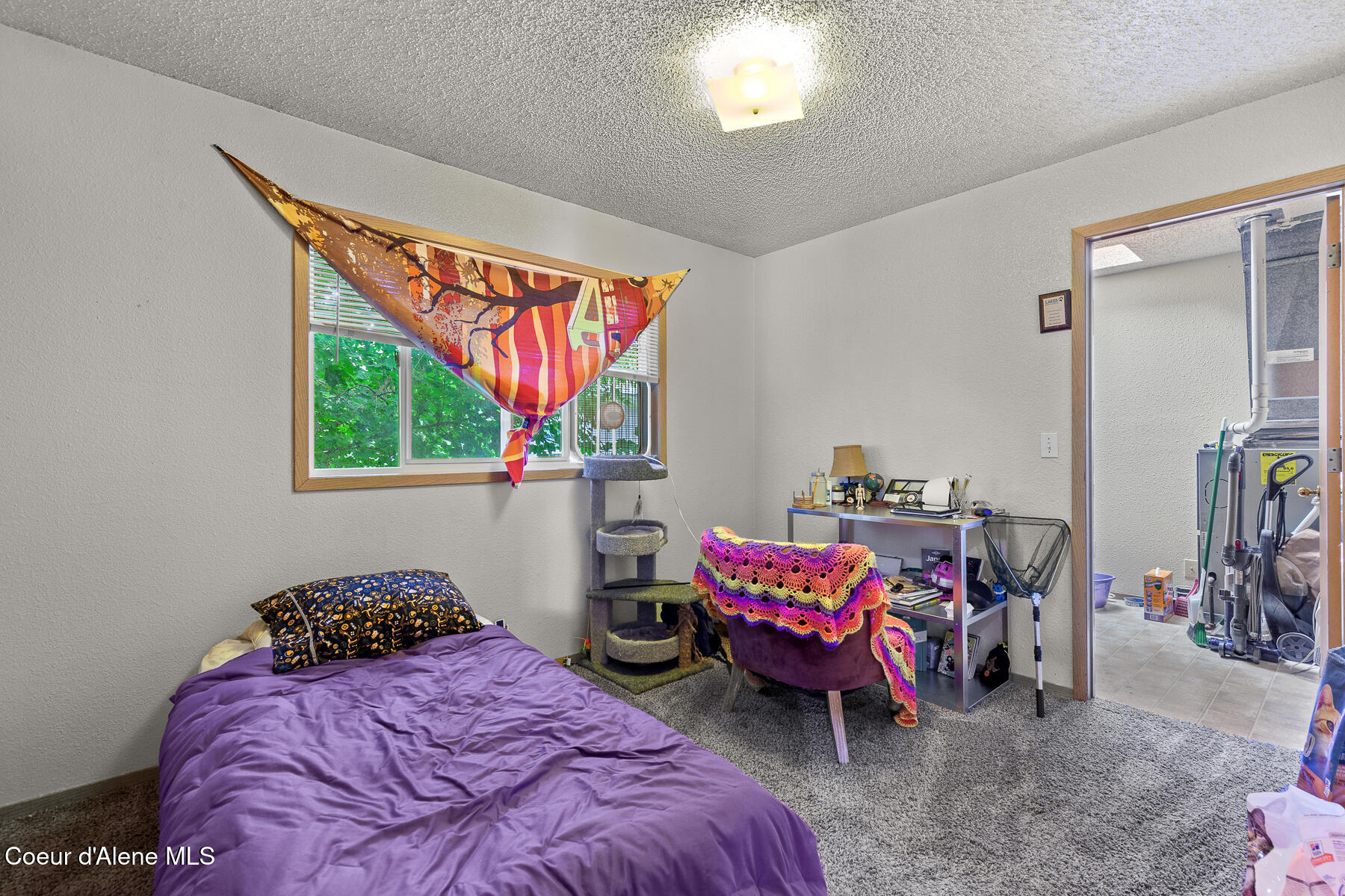 702/704 E Spokane Ave