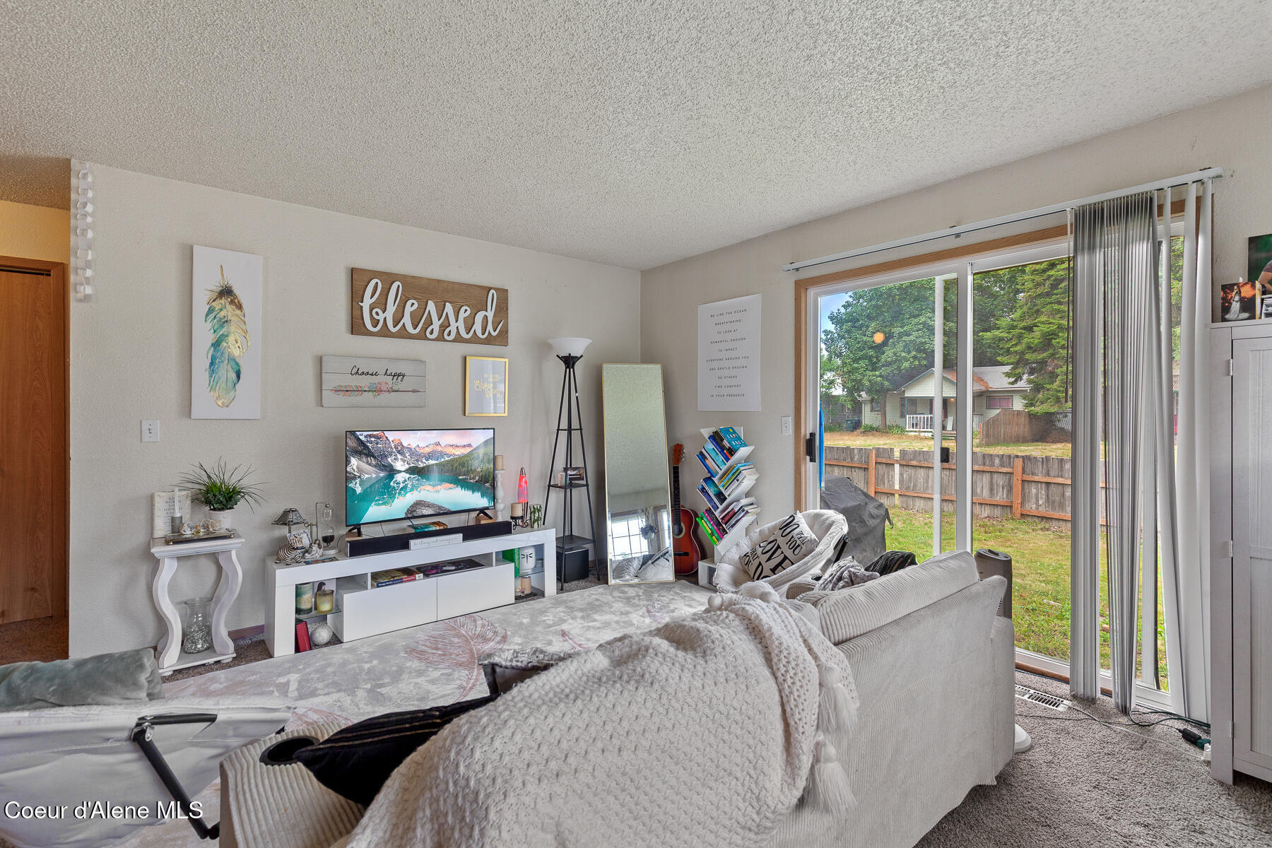 702/704 E Spokane Ave