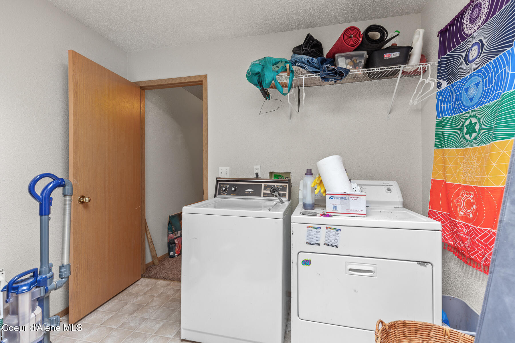 702/704 E Spokane Ave