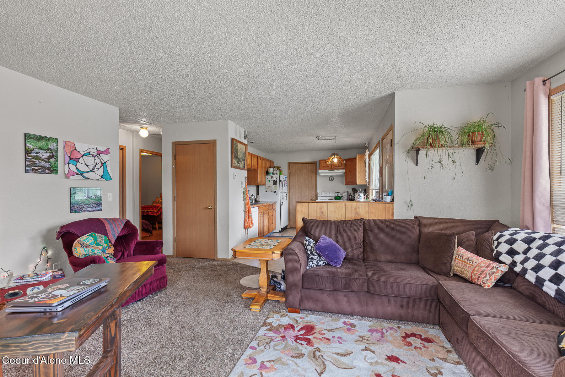 702/704 E Spokane Ave