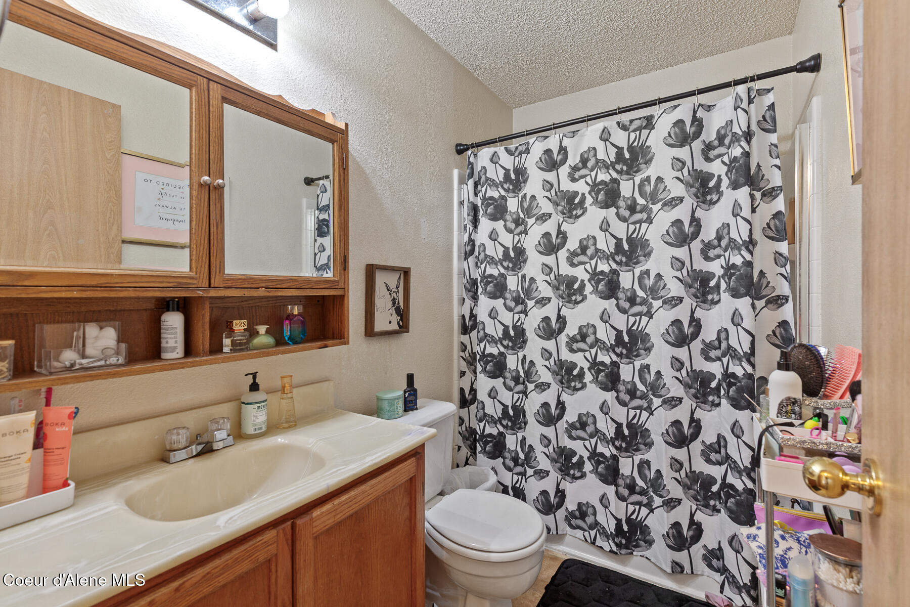 702/704 E Spokane Ave