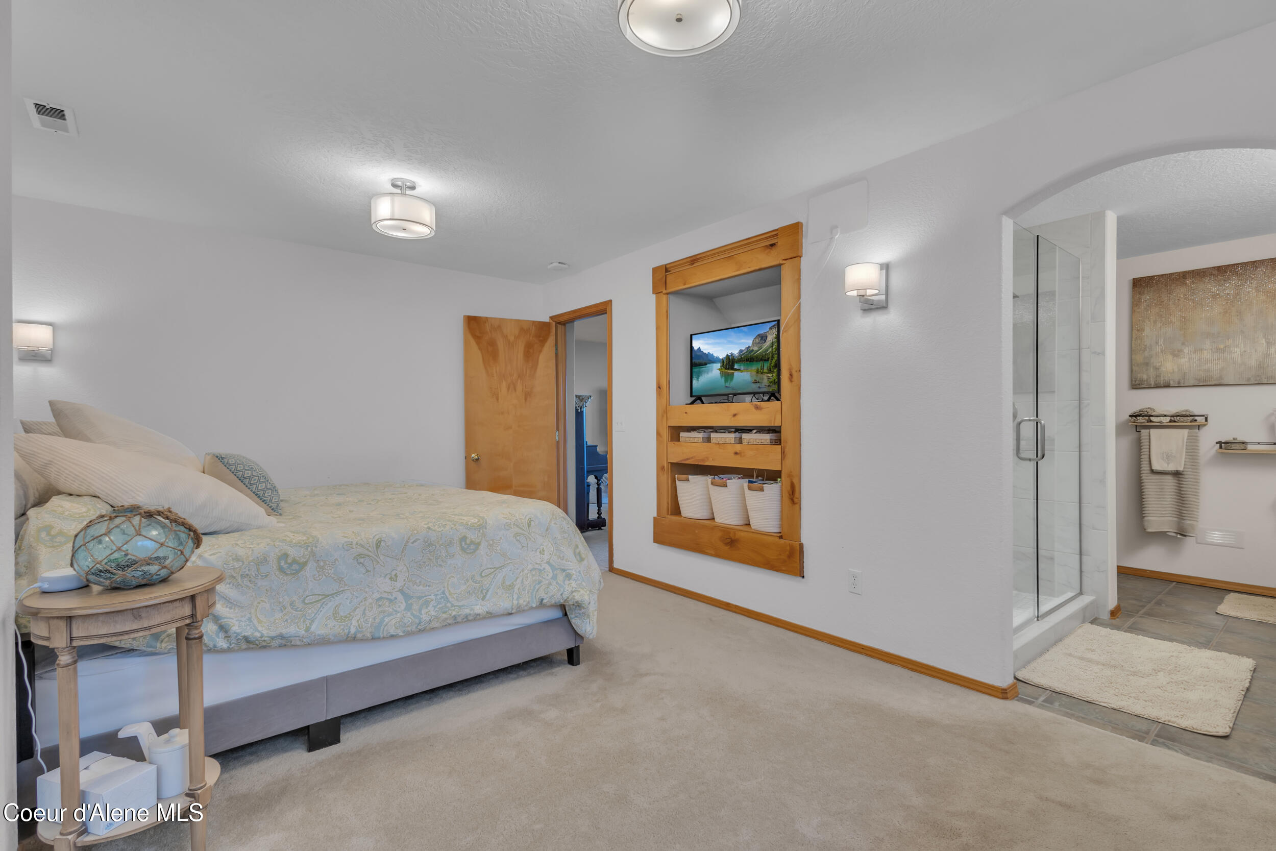 1345 N Kaniksu ST
