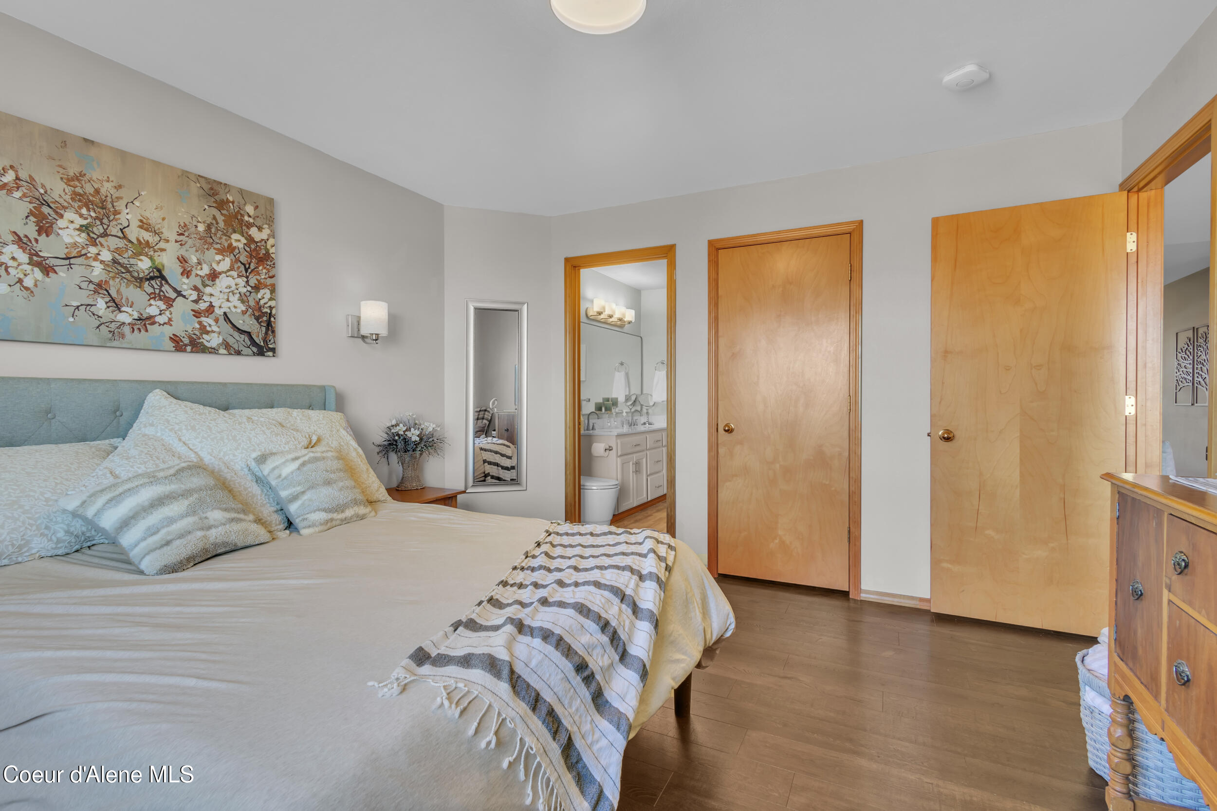 1345 N Kaniksu ST