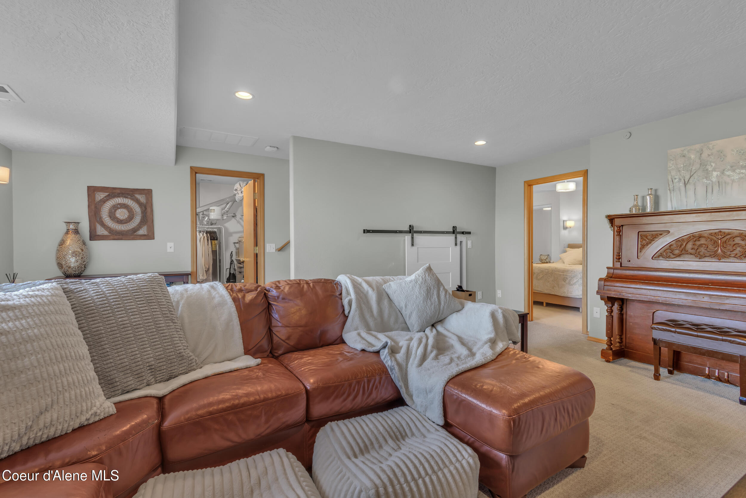1345 N Kaniksu ST