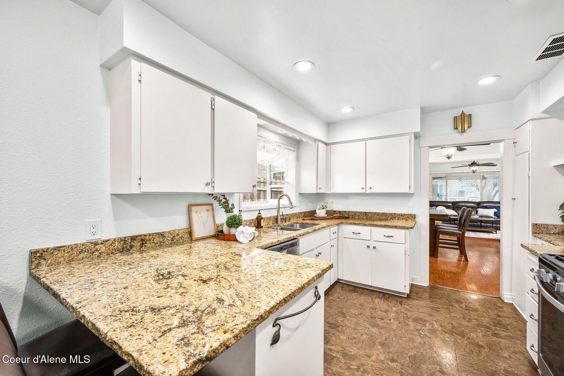 811 E Wallace AVE, Coeur d'Alene