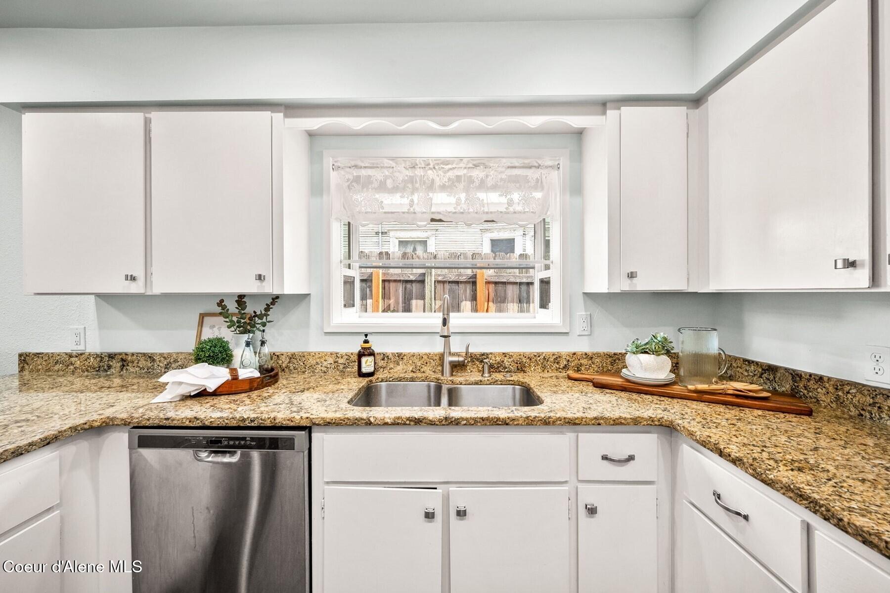 811 E Wallace AVE, Coeur d'Alene