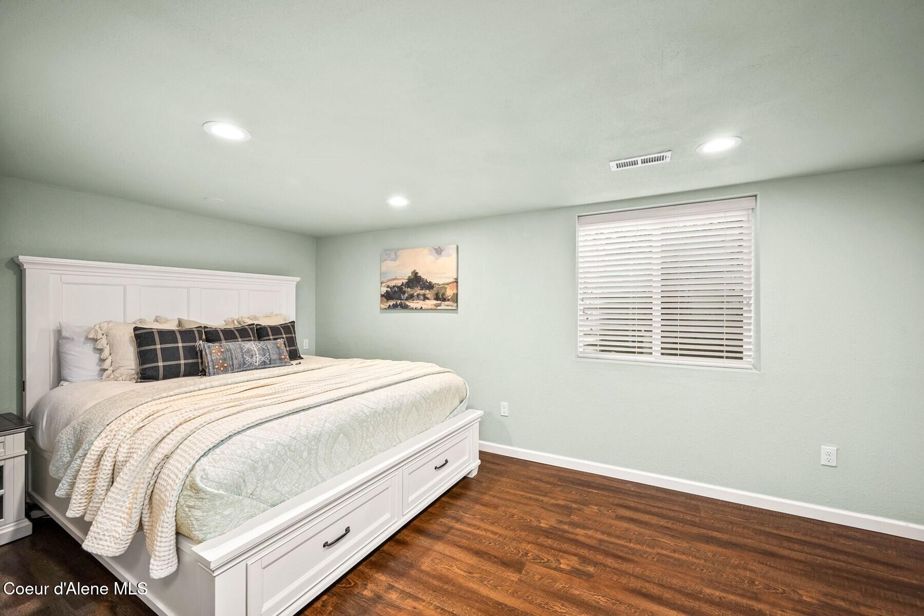 811 E Wallace AVE, Coeur d'Alene