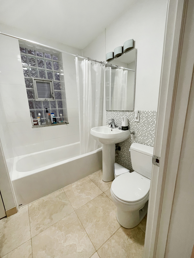 2723 W Agatite Avenue Unit: 1