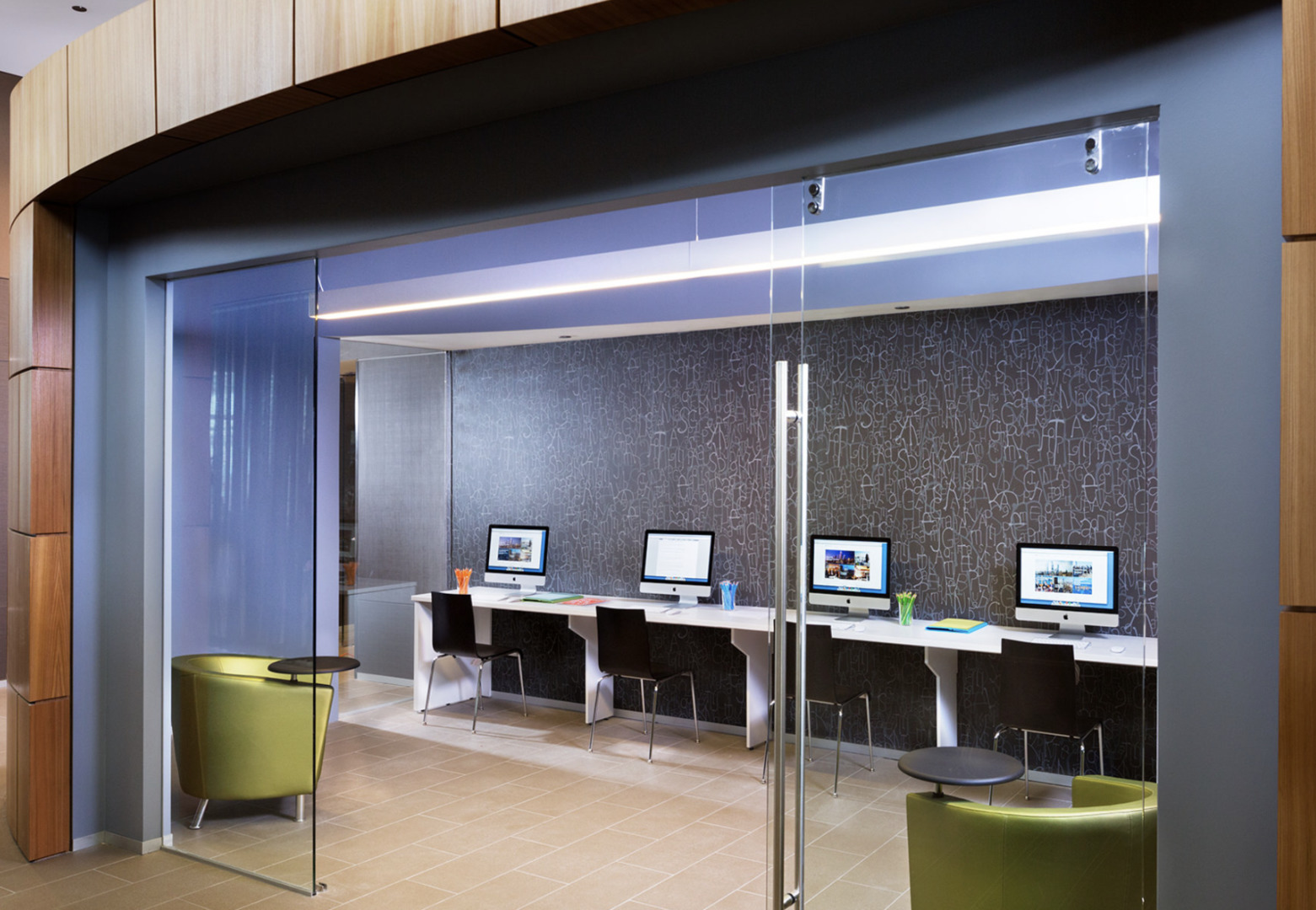 500 N Lake Shore Drive Unit: 3202