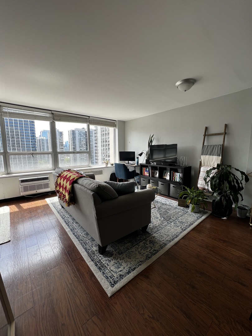 70 W Burton Place Unit: 1706