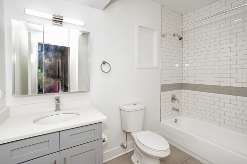 801 N Wabash Avenue Unit: 801-2N