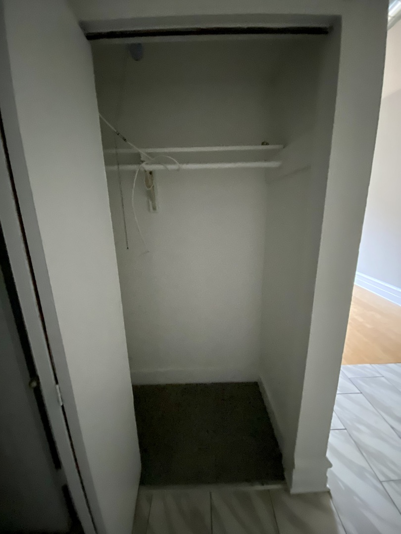 2719 N Pine Grove Avenue Unit: 301