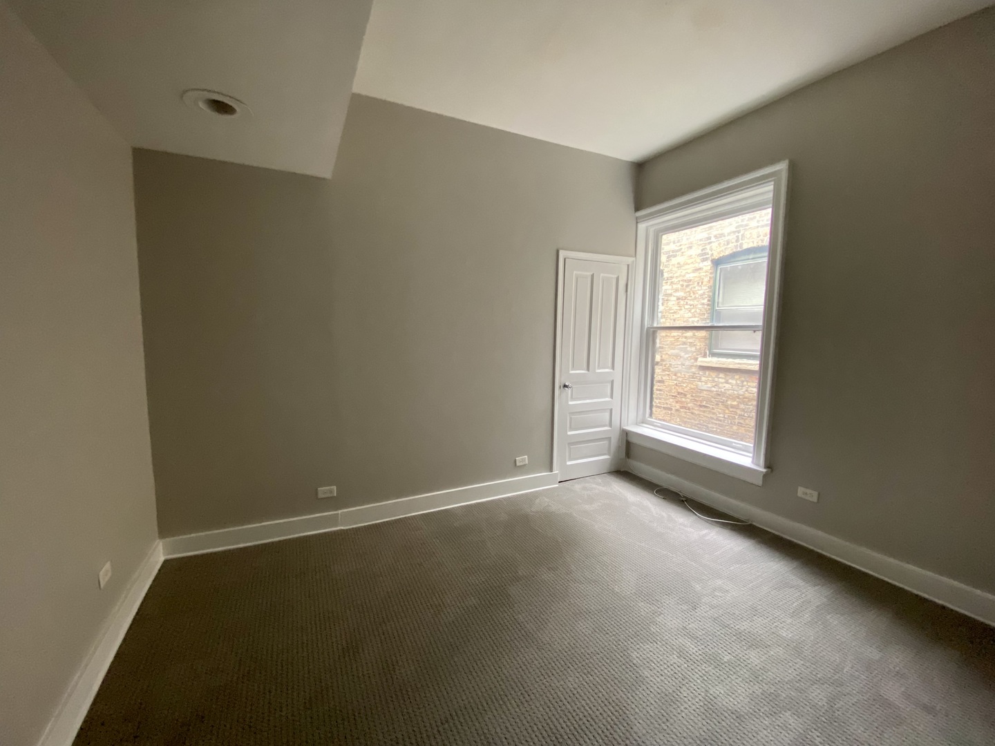 2719 N Pine Grove Avenue Unit: 301