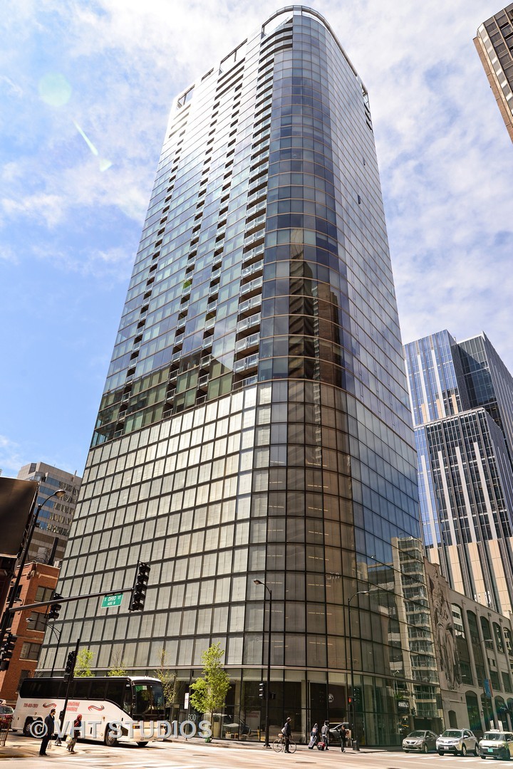 600 N Fairbanks Court Unit: 3201