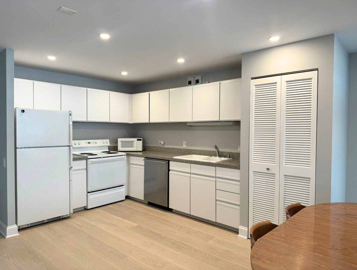 405 N Wabash Avenue Unit: 814