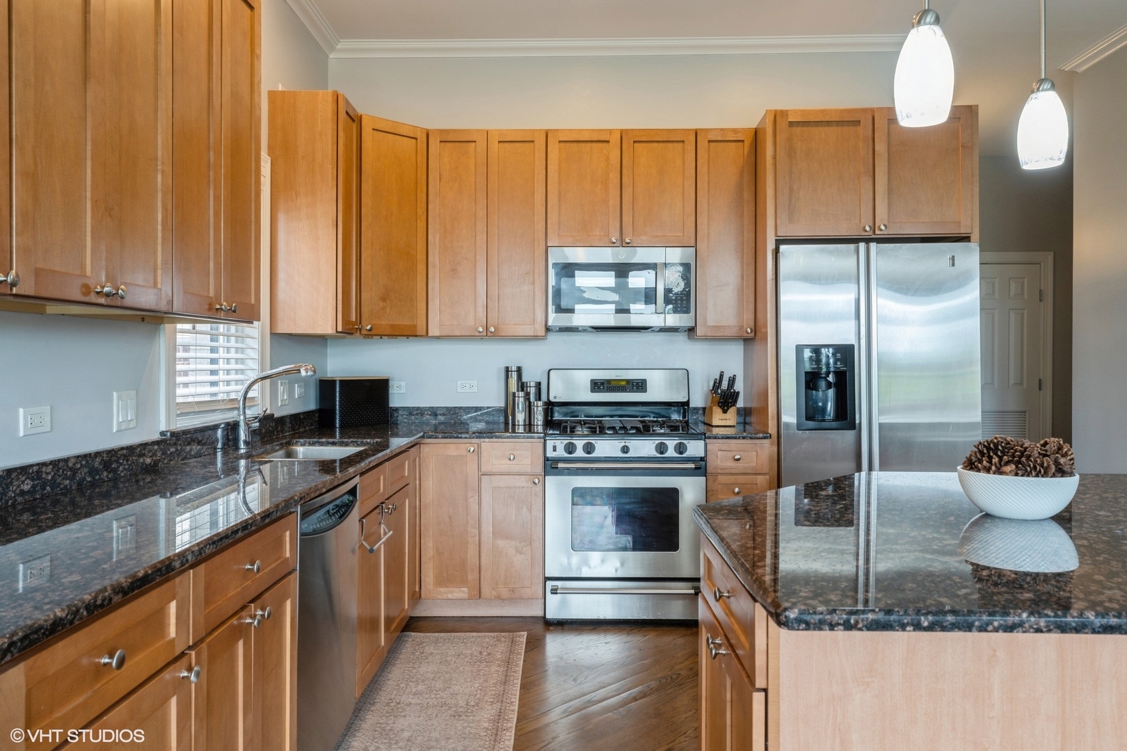 2009 W Belmont Avenue Unit: 4