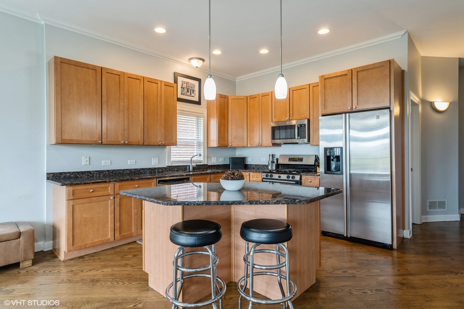 2009 W Belmont Avenue Unit: 4