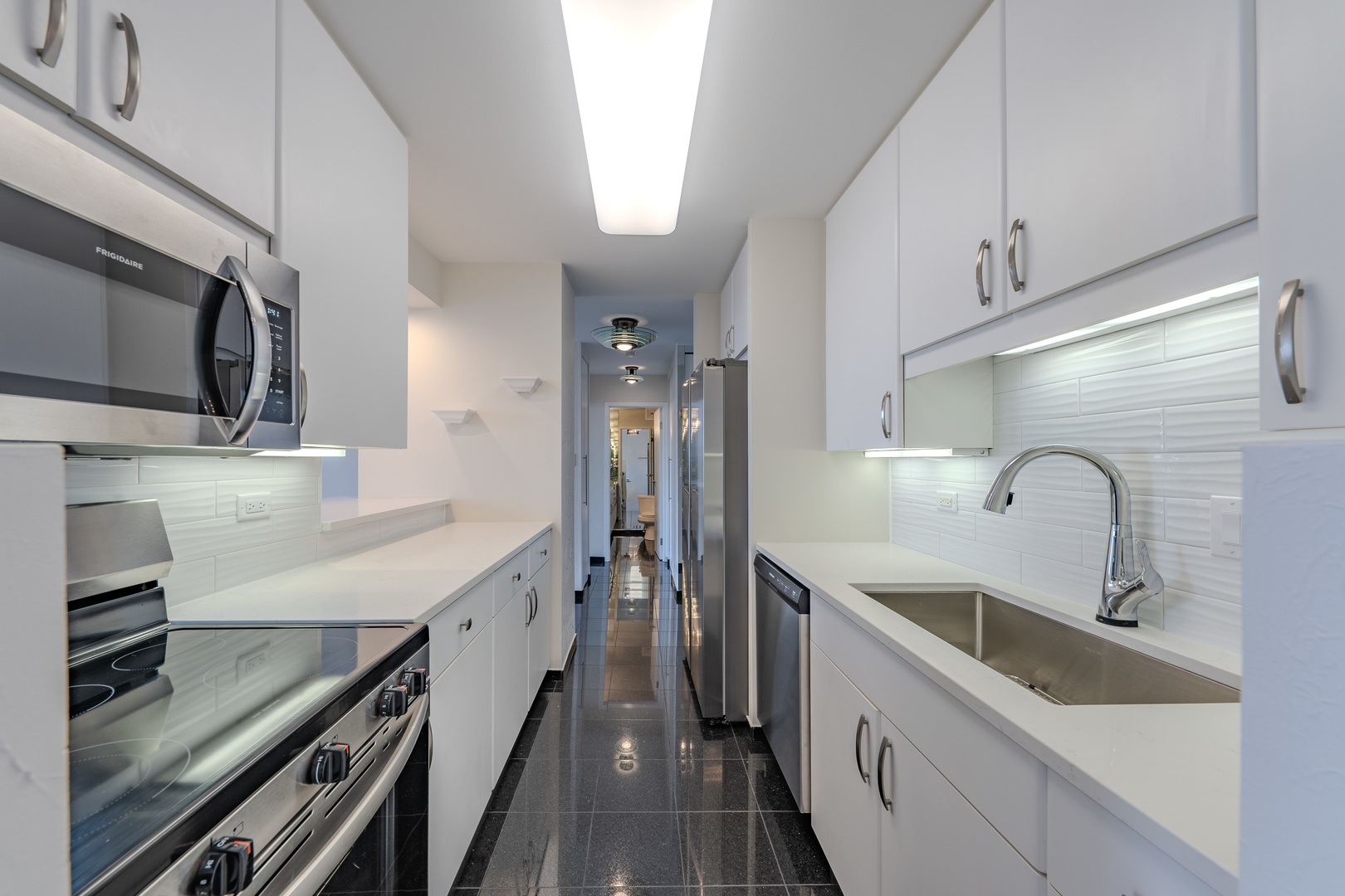 111 E Chestnut Street Unit: 35J