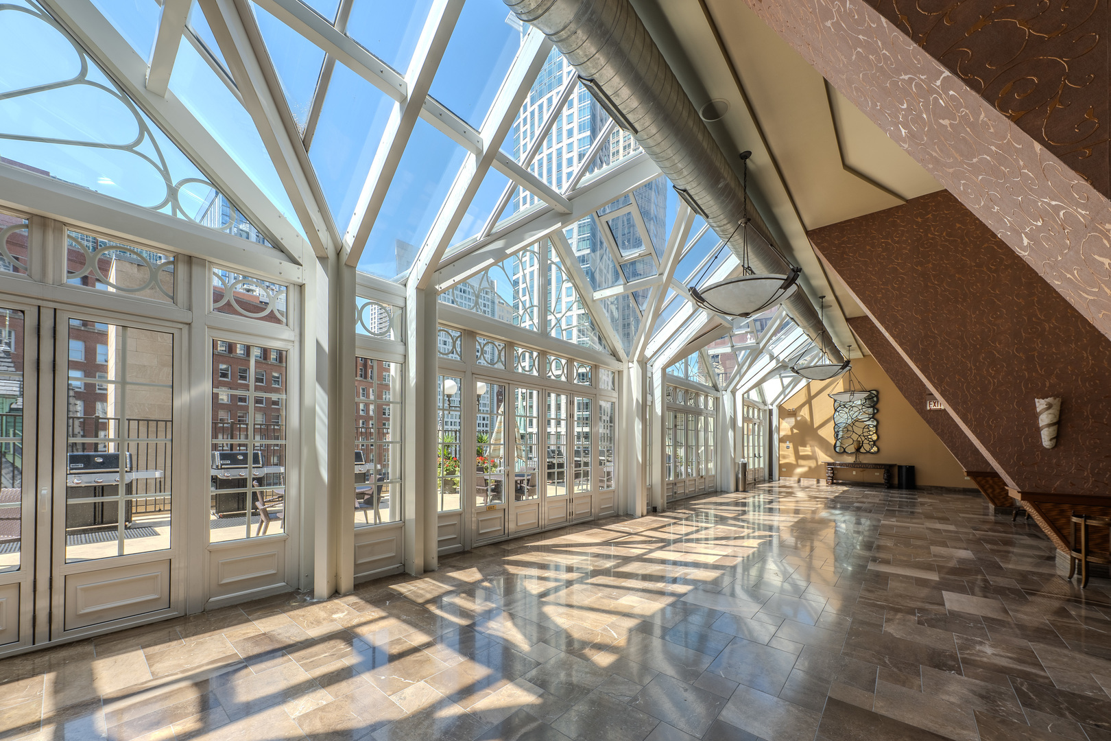 111 E Chestnut Street Unit: 35J