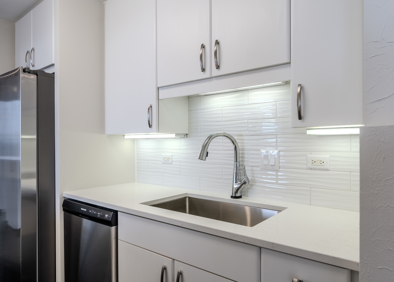111 E Chestnut Street Unit: 35J