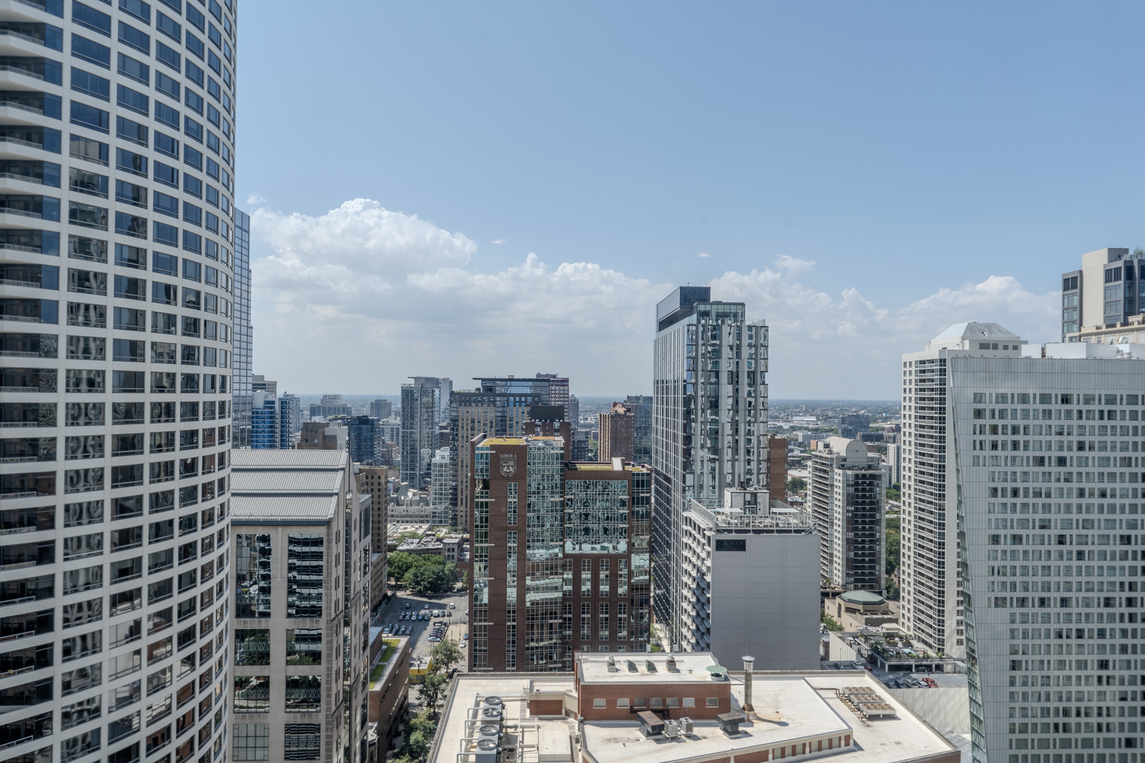 111 E Chestnut Street Unit: 35J