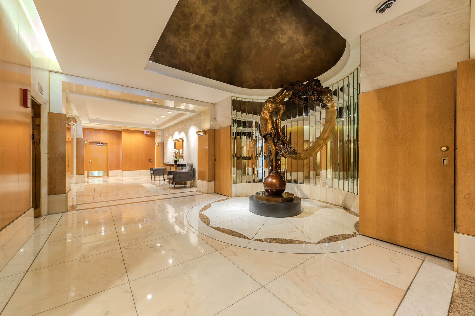 111 E Chestnut Street Unit: 35J