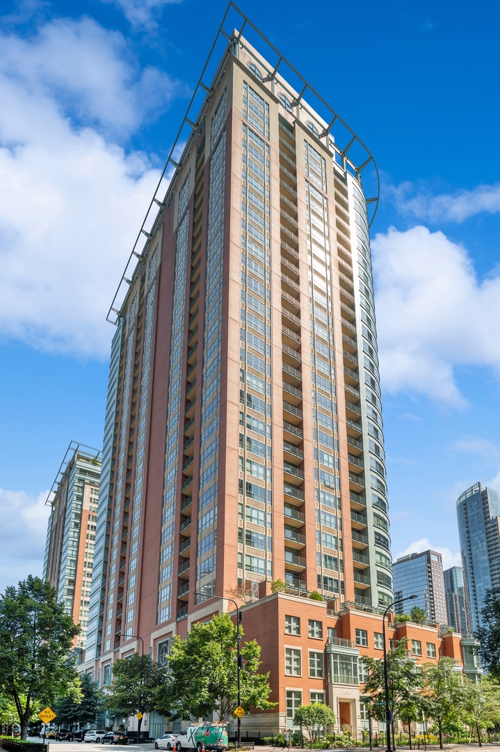 415 E North Water Street Unit: 1701