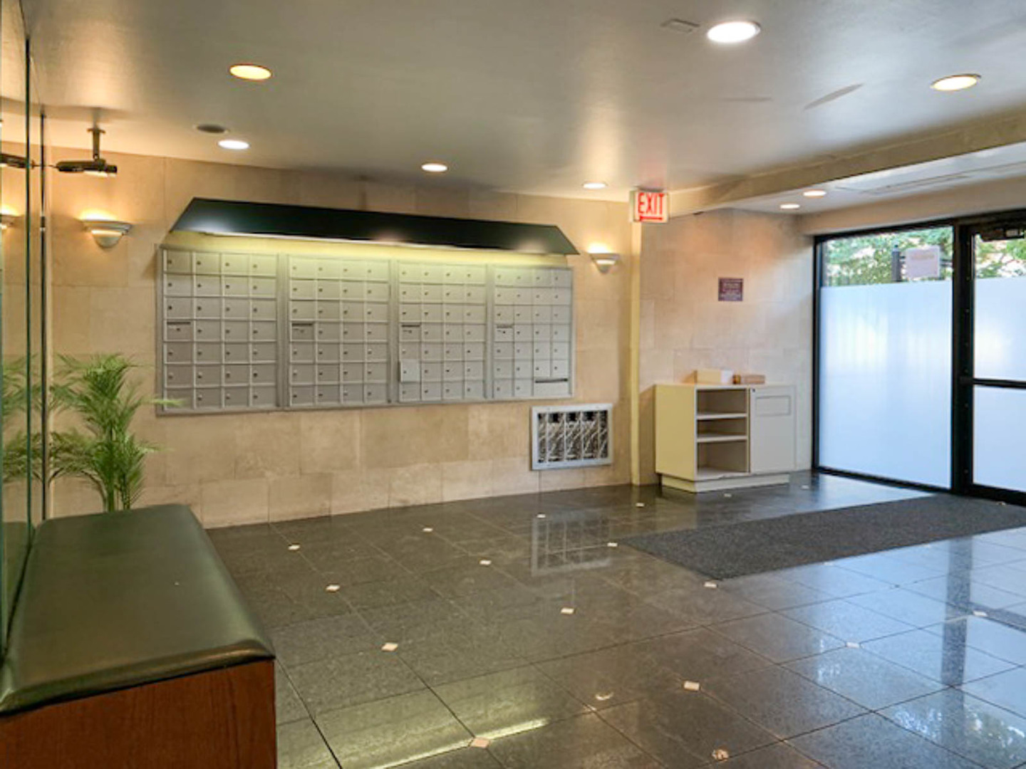 607 W Wrightwood Avenue Unit: 201