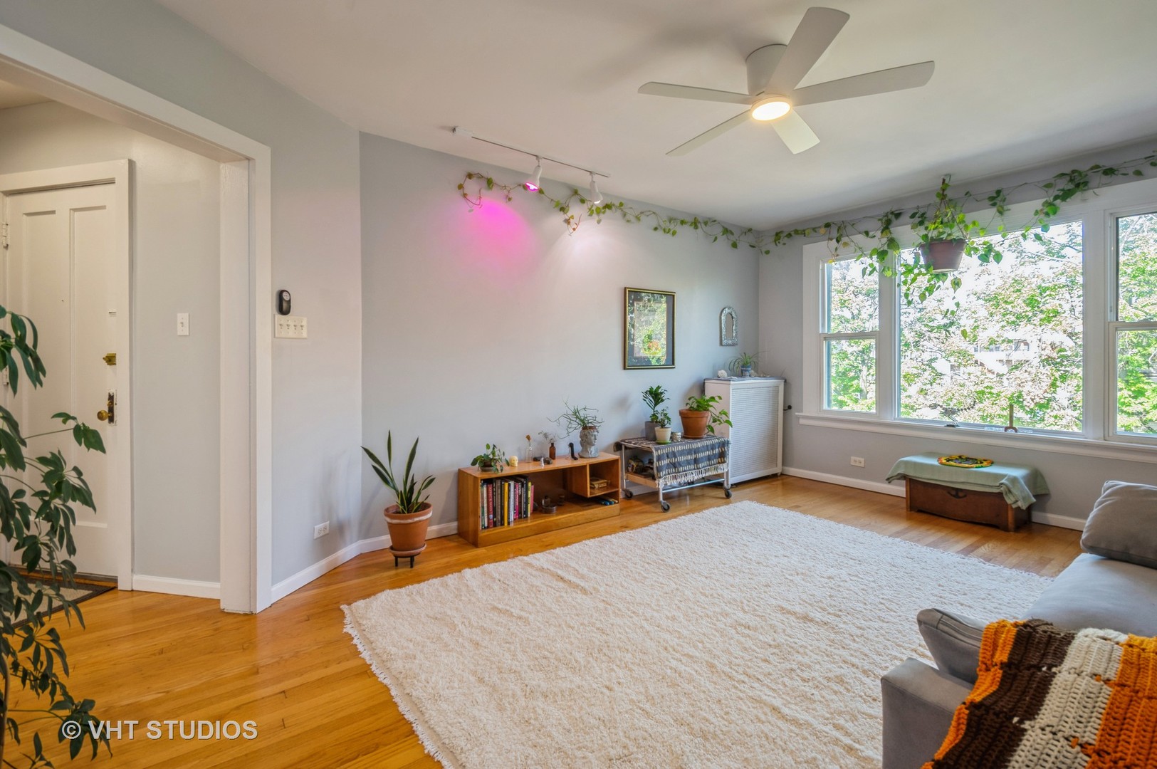 2639 W Gunnison Street Unit: 3B