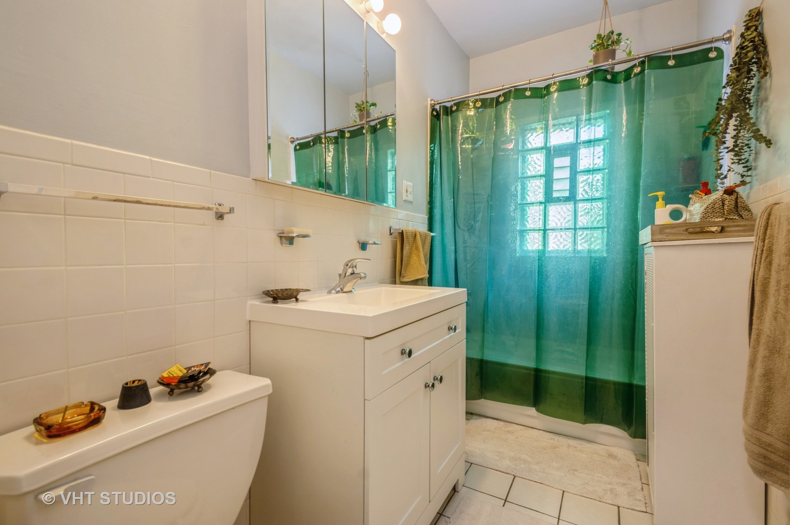 2639 W Gunnison Street Unit: 3B