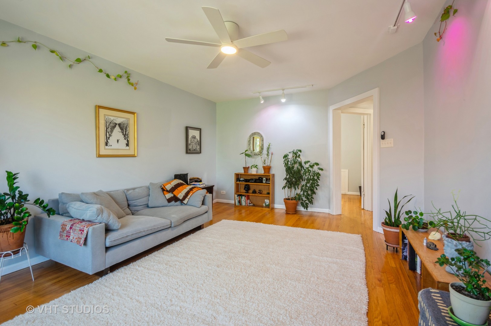 2639 W Gunnison Street Unit: 3B