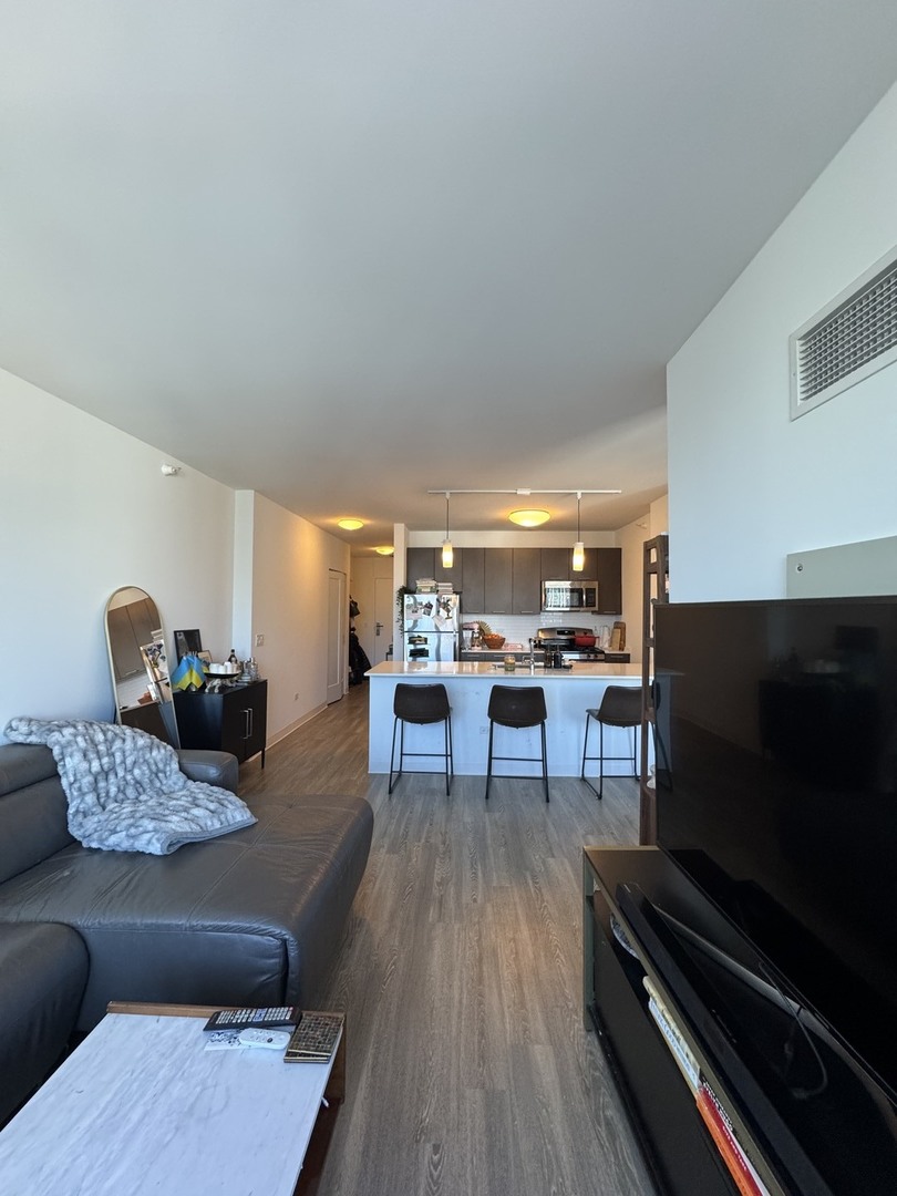 637 N Wells Street Unit: 3011