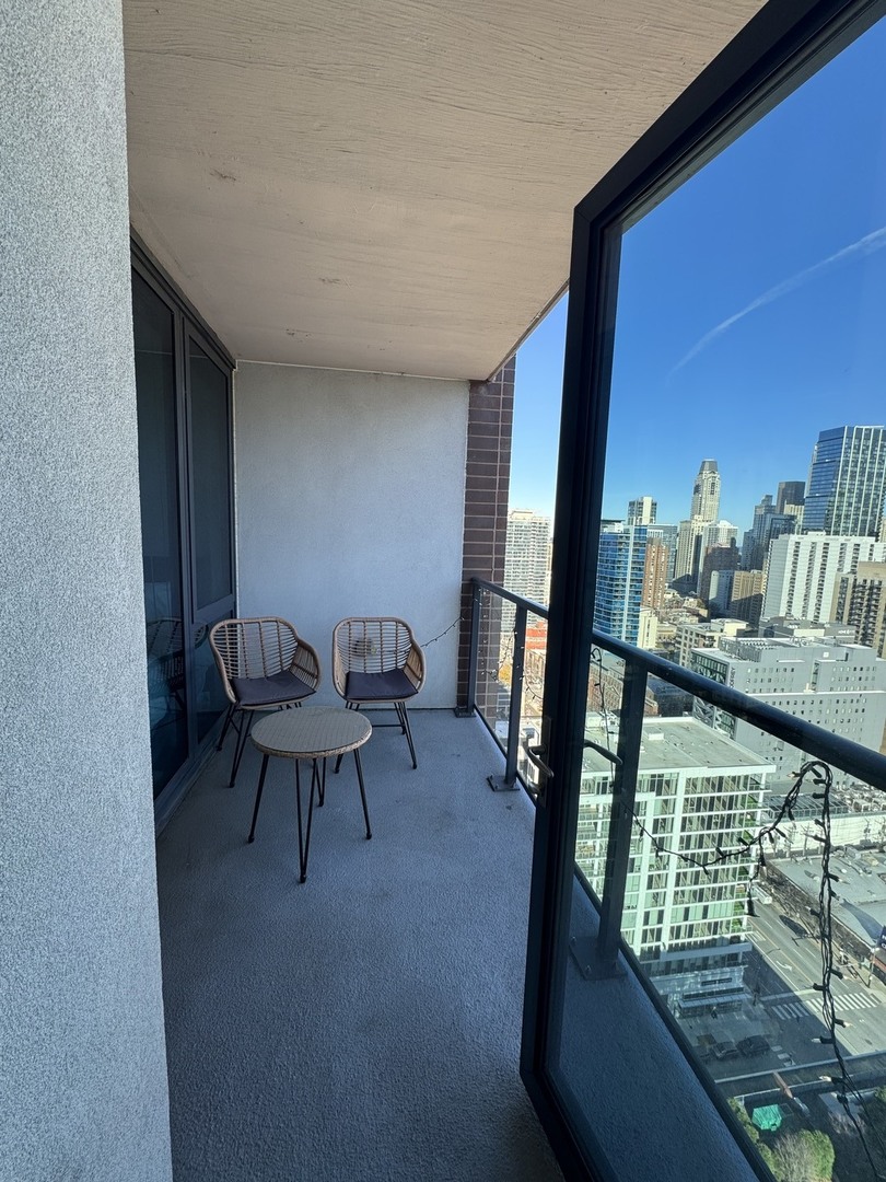 637 N Wells Street Unit: 3011
