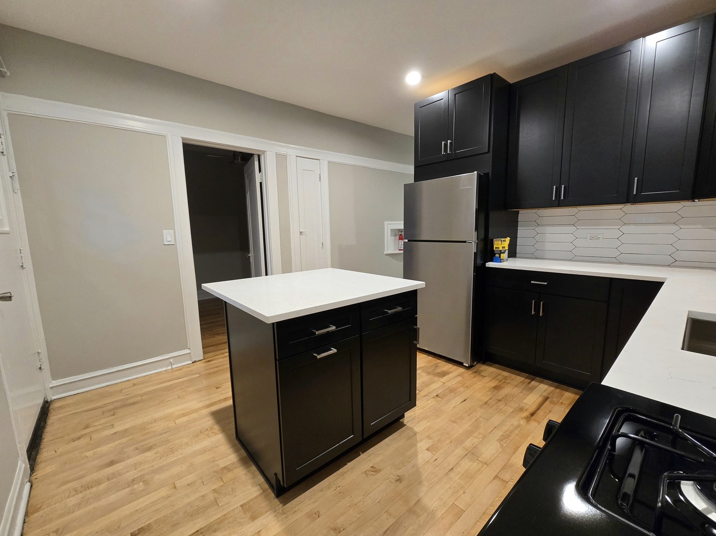 4326 N Lincoln Avenue Unit: 1