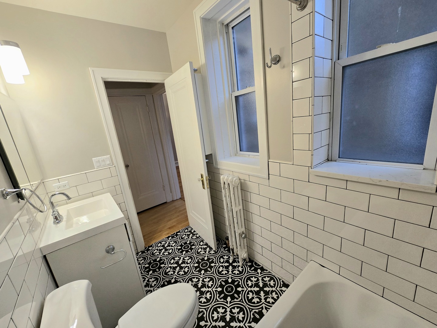 4326 N Lincoln Avenue Unit: 1