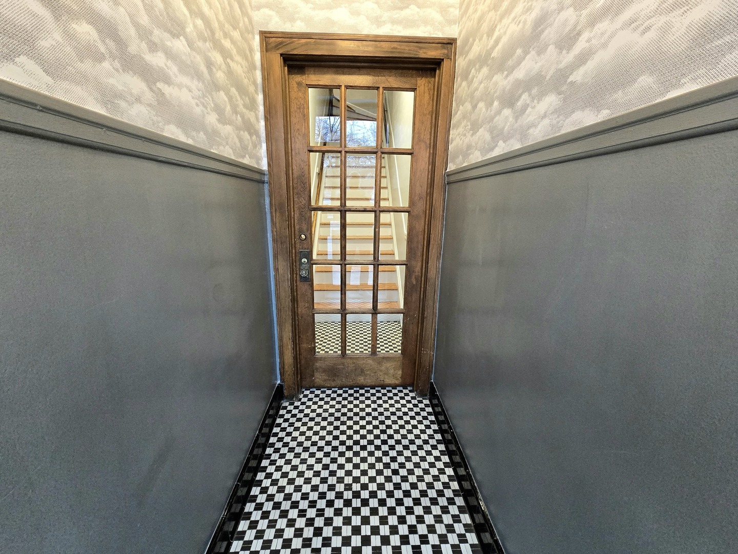 4326 N Lincoln Avenue Unit: 1