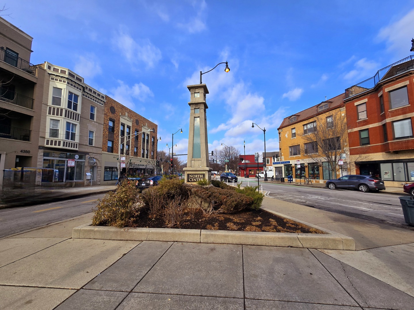 4326 N Lincoln Avenue Unit: 1