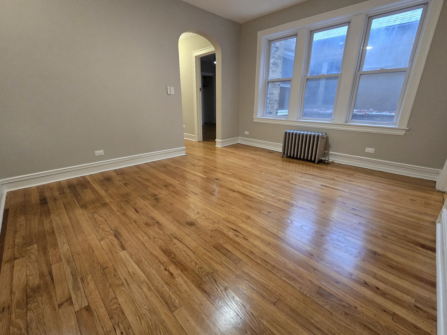 4326 N Lincoln Avenue Unit: 1