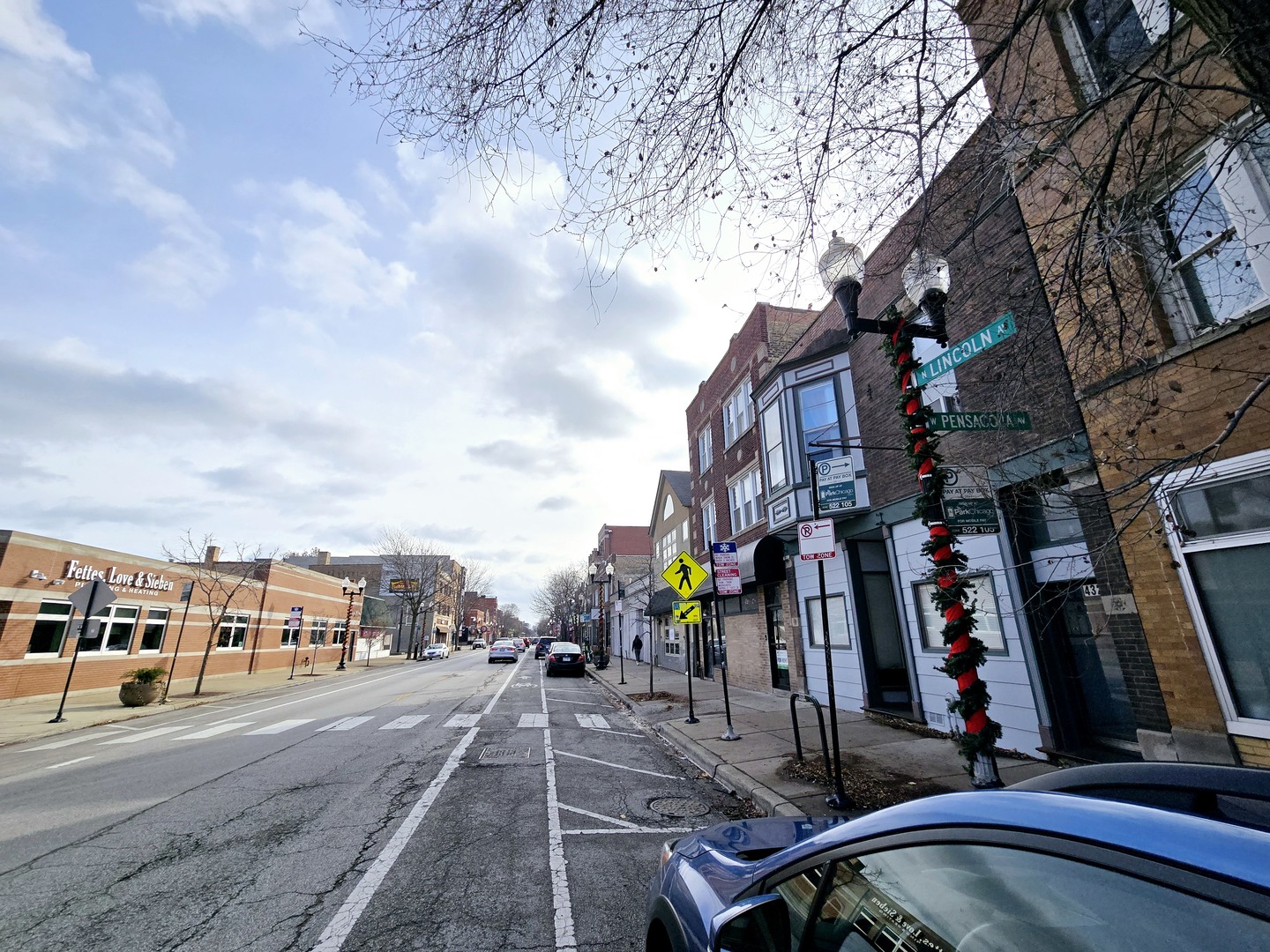 4326 N Lincoln Avenue Unit: 1