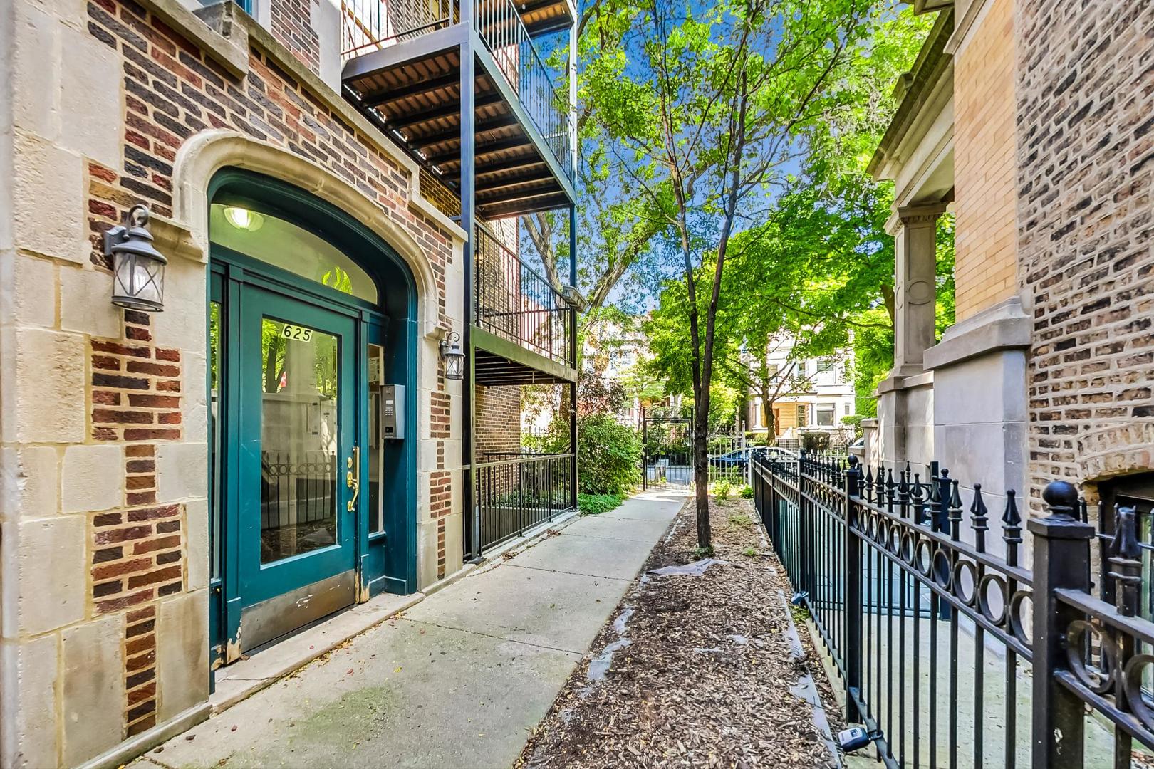 625 W Arlington Place Unit: 2N