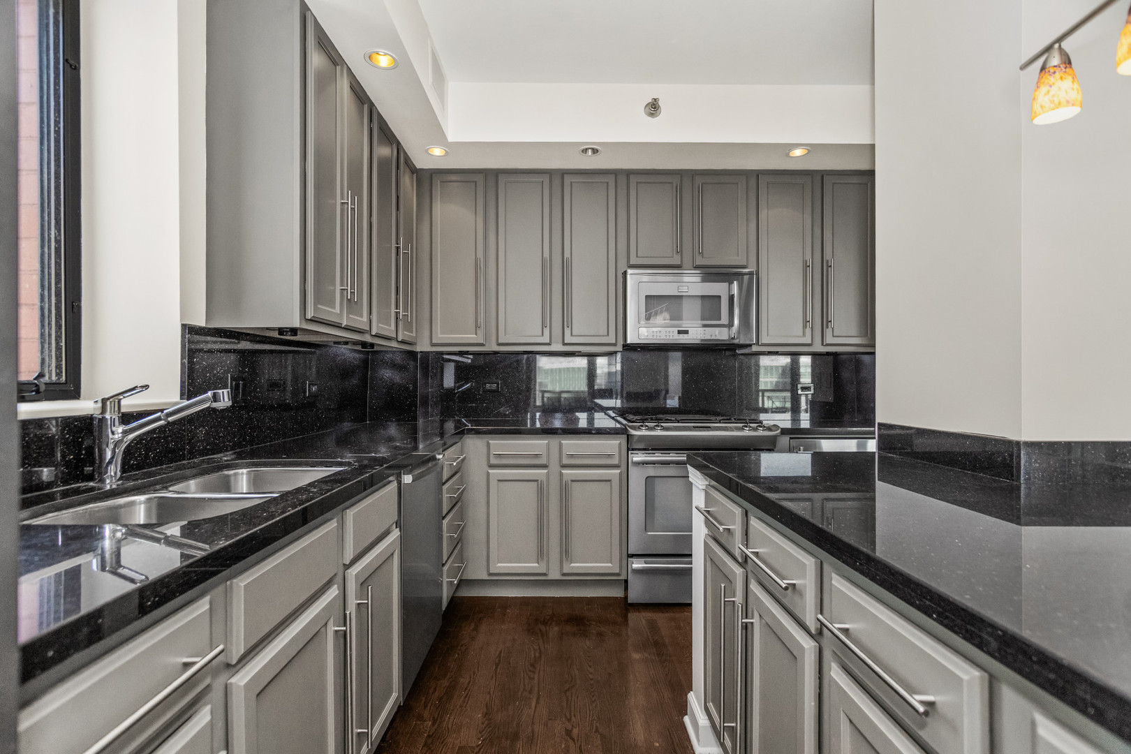3232 N Halsted Street Unit: D812