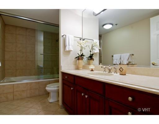 25 E Superior Street Unit: 606