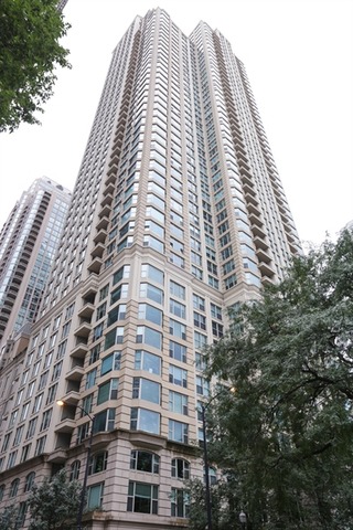 25 E Superior Street Unit: 606