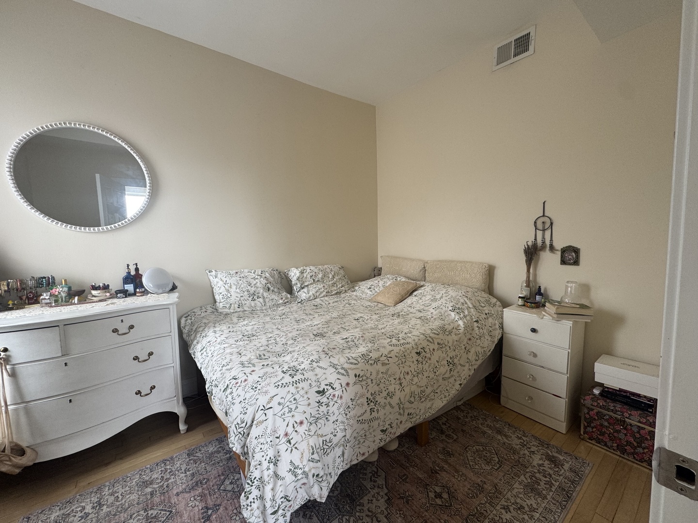 2125 W Division Street Unit: 3R