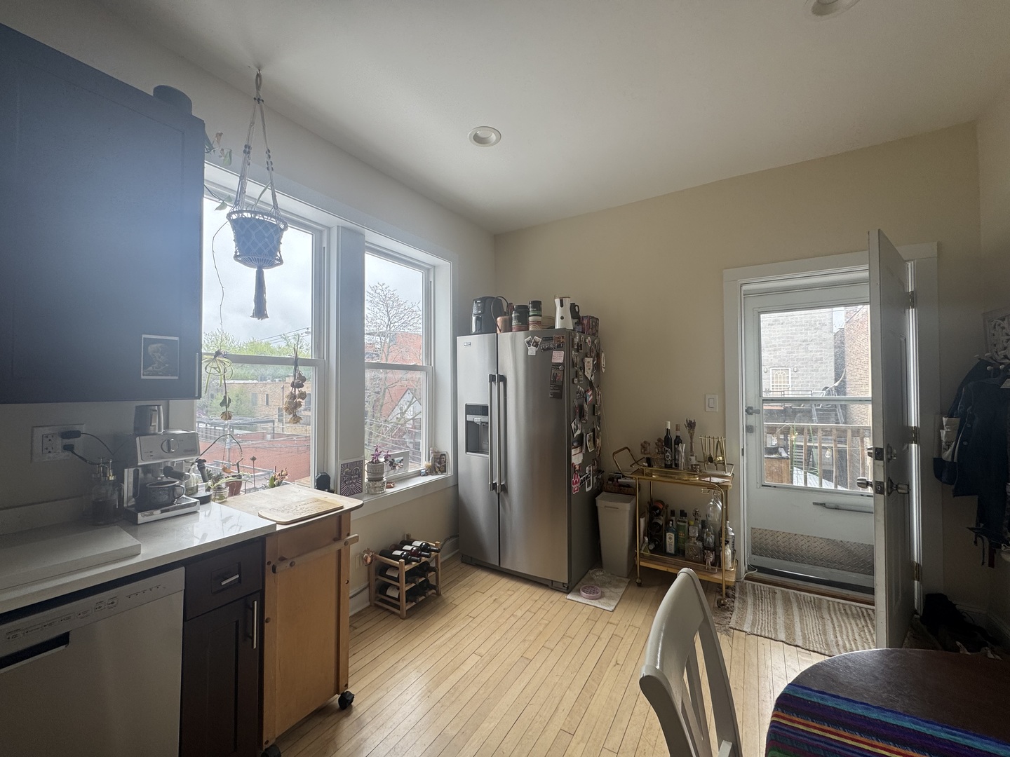2125 W Division Street Unit: 3R