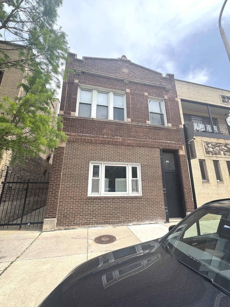 4207 N Elston Avenue Unit: 1F