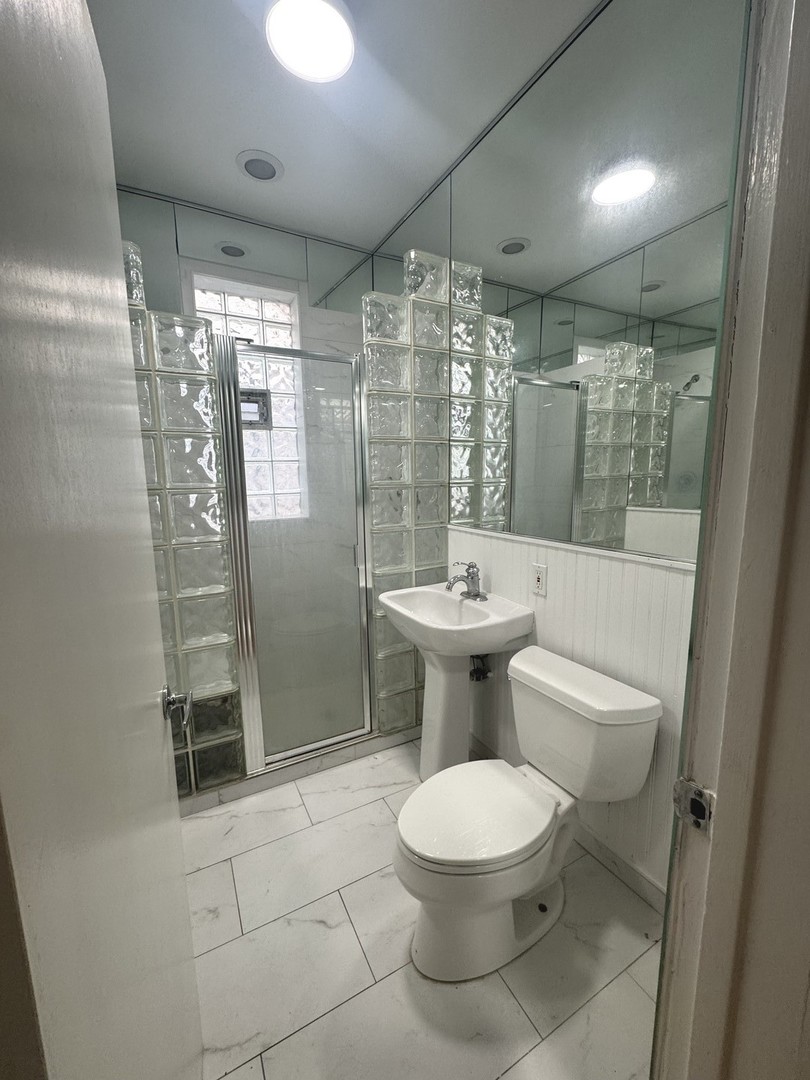 4207 N Elston Avenue Unit: 1F