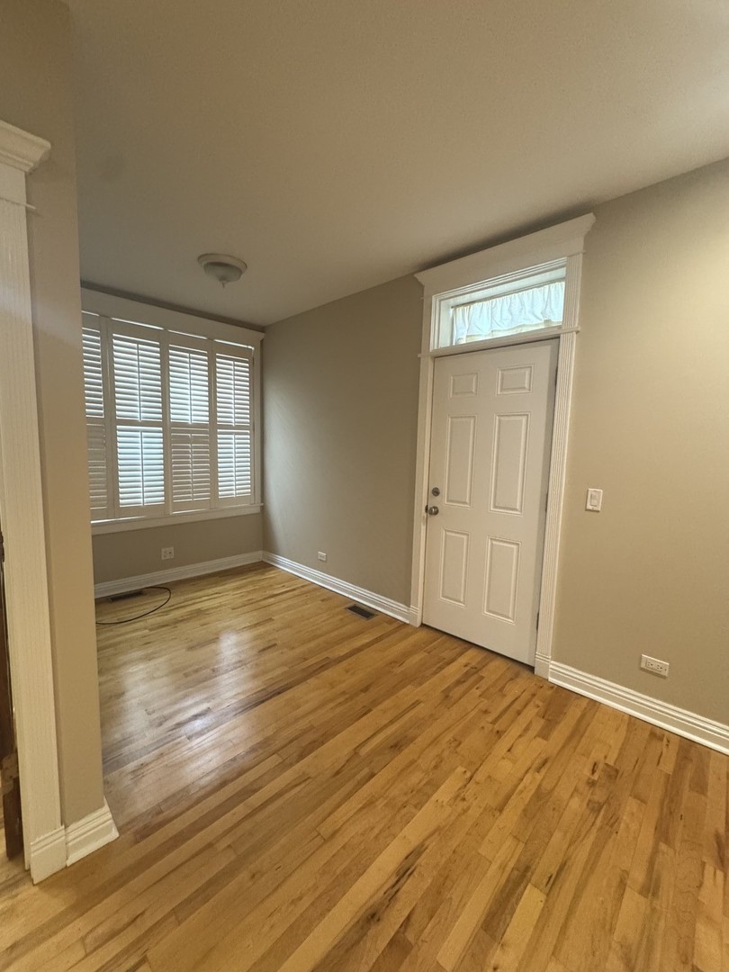 4207 N Elston Avenue Unit: 1F